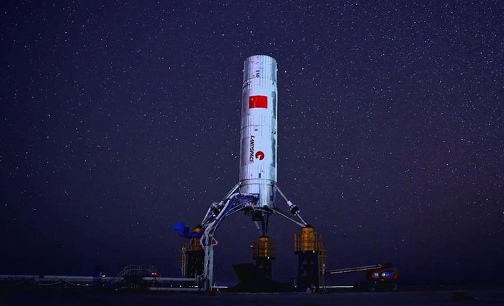 First time in China丨SINOTRUK is fully escorting the 