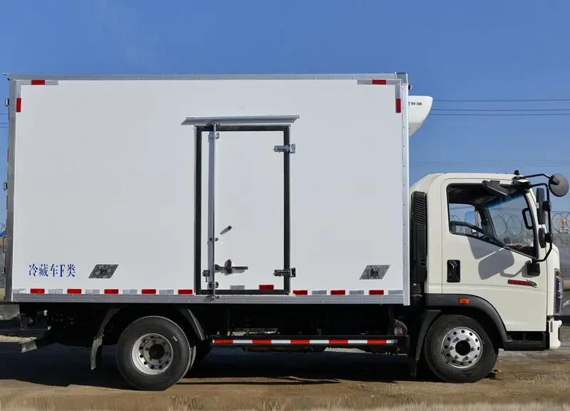 Howo 3ton 4ton Refrigerated Cargo Truck-1