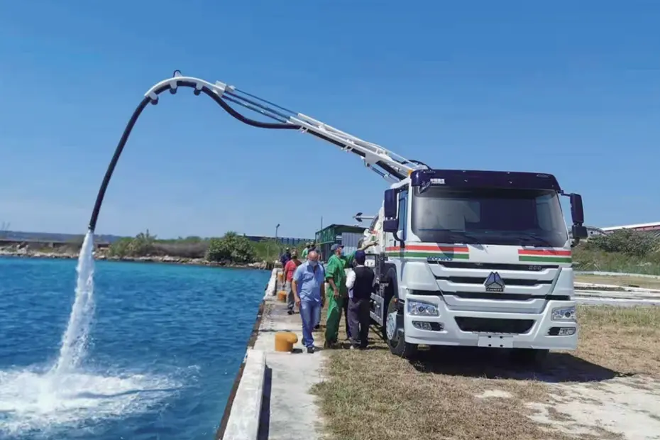 Howo 7 6×4 Water Truck-2