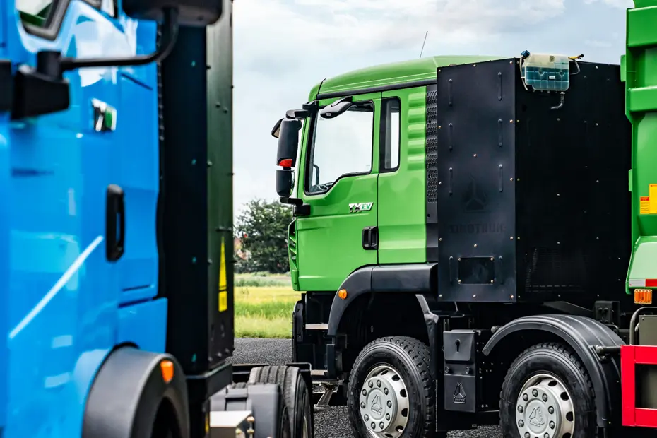 Howo TX EV 8×4 Tipper Truck-3