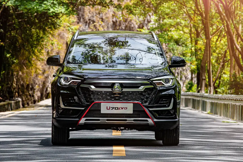 Sinotruk Suv U70pro (6)