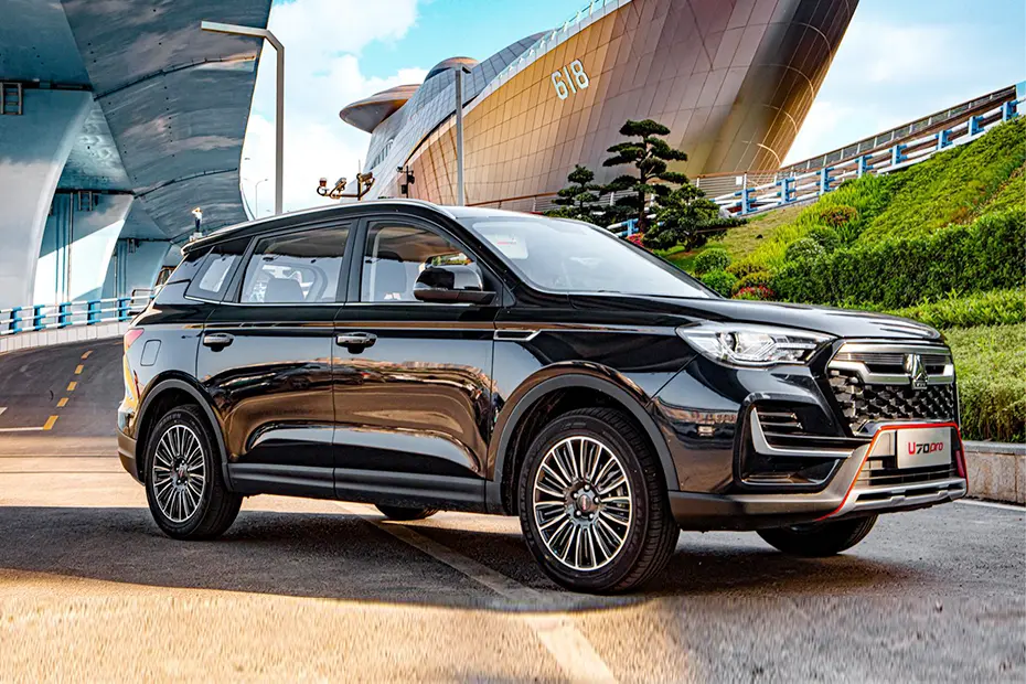 Sinotruk Suv U70pro (9)