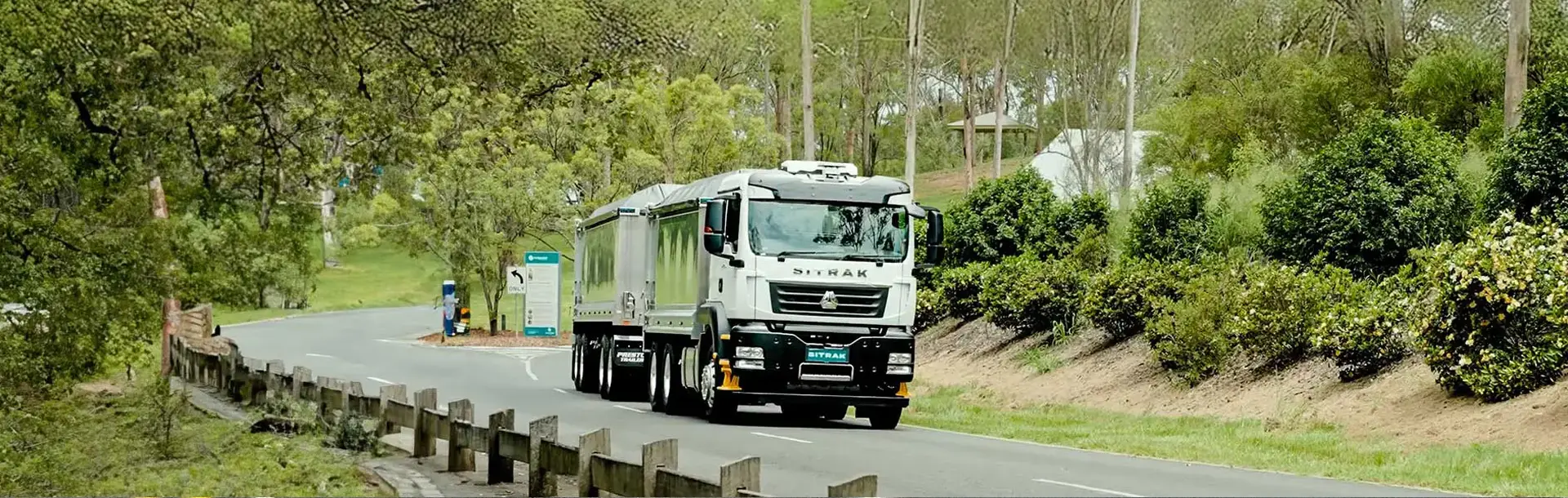 Sitrak C9H 6X4 Tractor Trucks-4